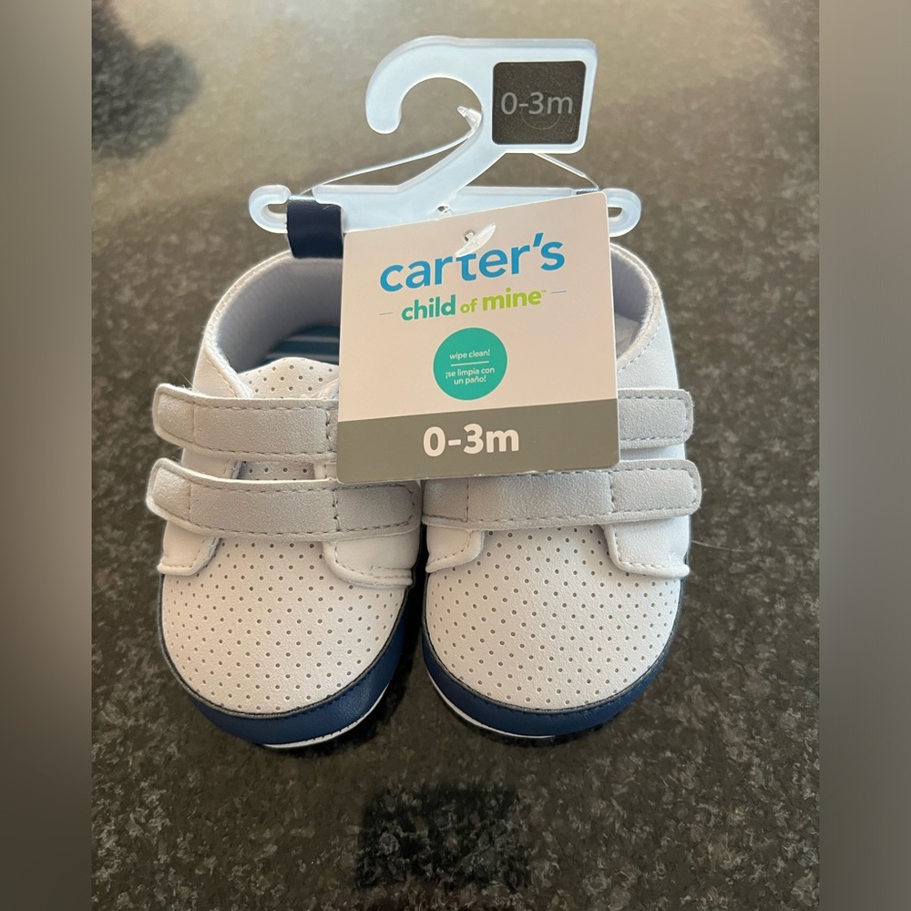 Carter NWT 0-3 month white & navy shoes